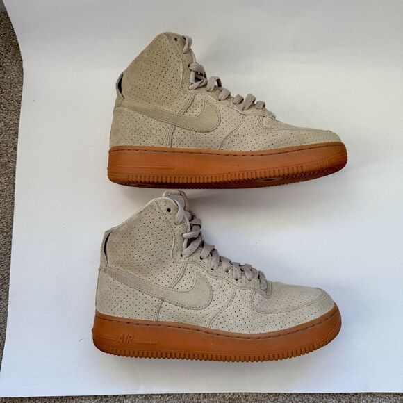 Nike Air Force 1 String High Top Sneakers Shoes Women 8 Suede Gum 749266-200 - Picture 3 of 10